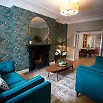 Townhouse - St George's Terrace 빌라