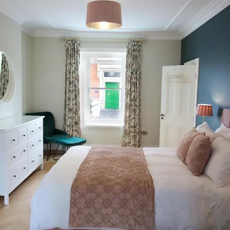 Townhouse - St George's Terrace Villa