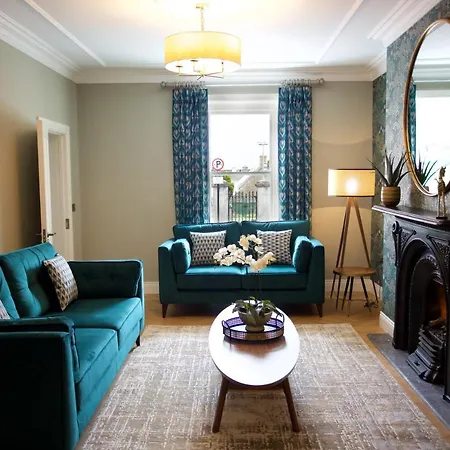 Townhouse - St George's Terrace * Carrick-on-Shannon