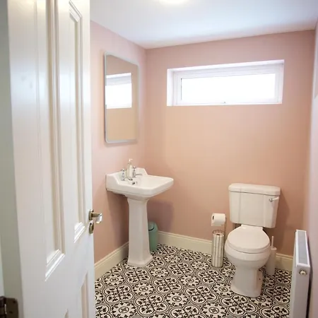 Townhouse - St George's Terrace Villa