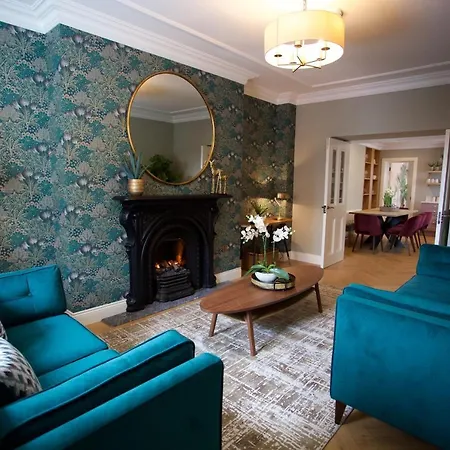 Townhouse - St George's Terrace Villa