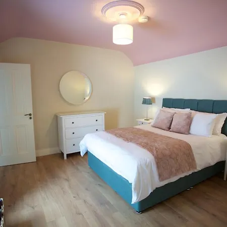 Townhouse - St George's Terrace Villa *