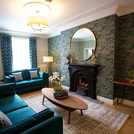 Townhouse - St George's Terrace Villa