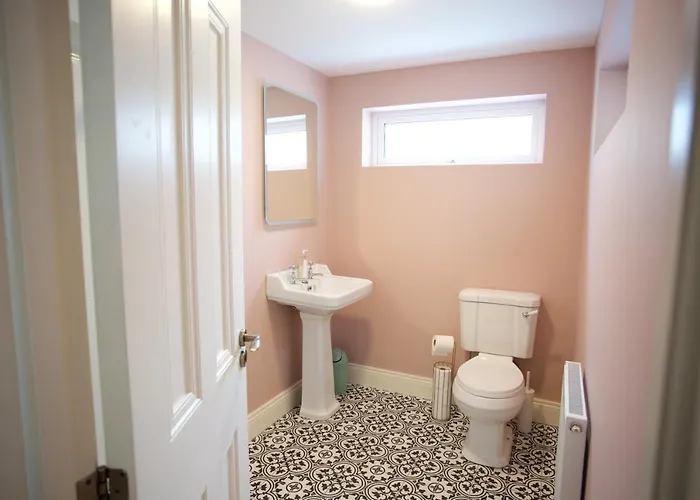 Townhouse - St George's Terrace Villa