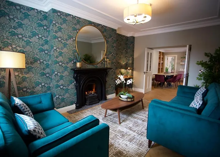 Townhouse - St George's Terrace Villa