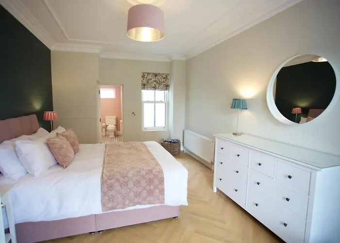 Townhouse - St George's Terrace *