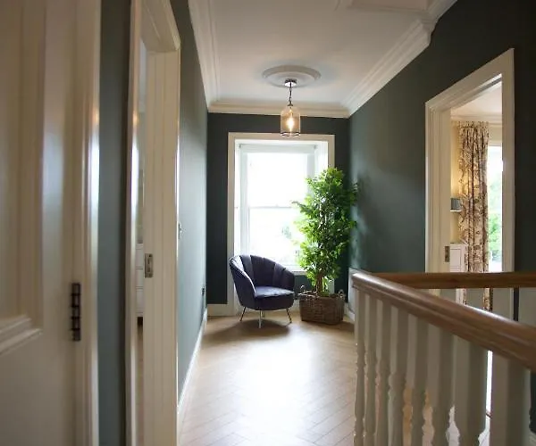 Villa Townhouse - St George's Terrace